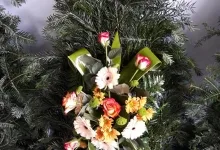 Agentie Servicii Funerare La Capela - Coroane Funerare Medias